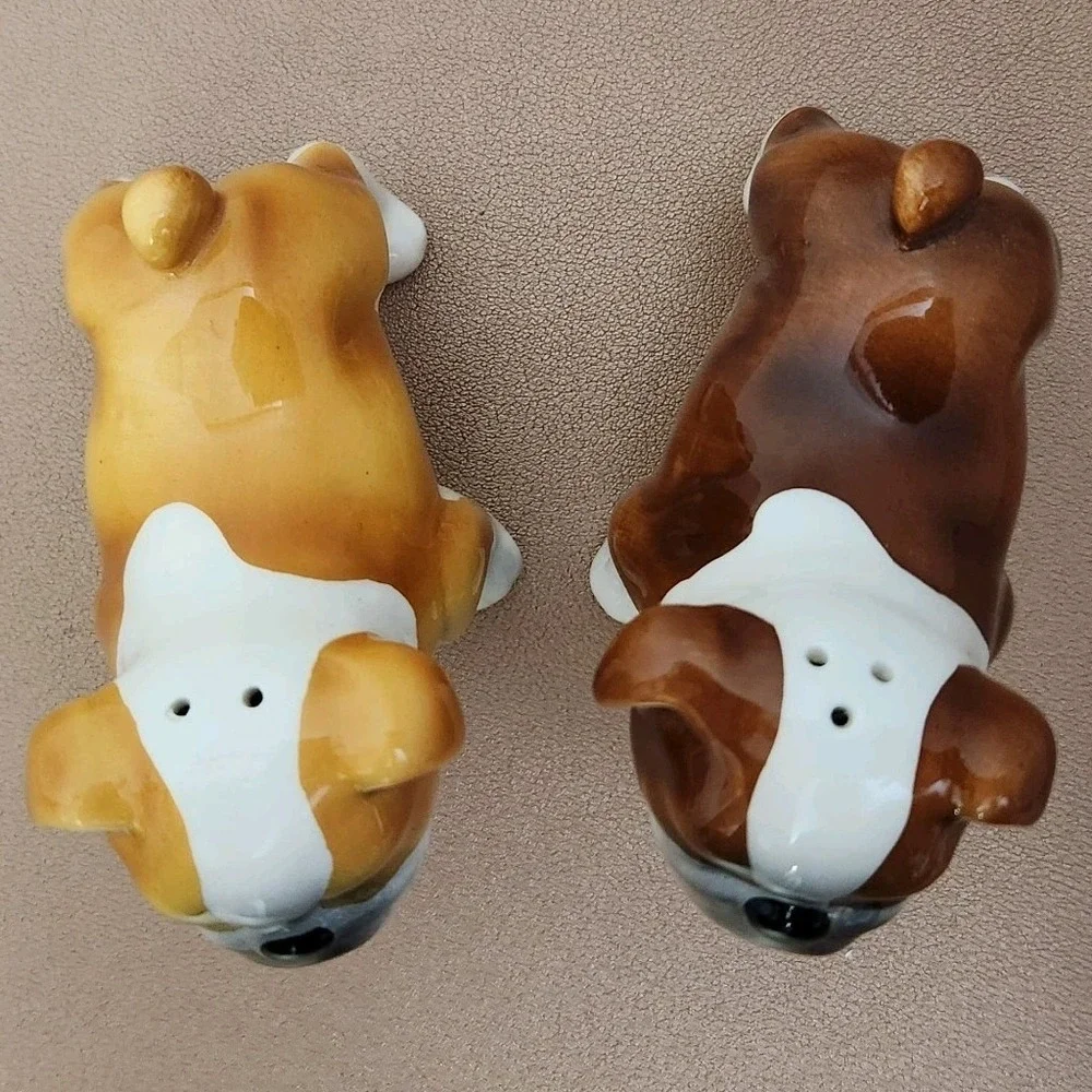 Bulldogs Attractives Salt Pepper Shaker Made of Ceramic Magnetic New *No Box